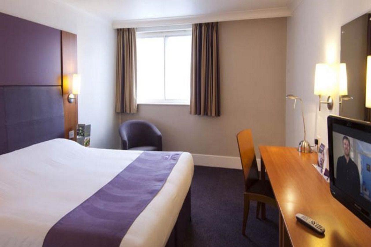 Premier Inn London Croydon Town Centre Экстерьер фото