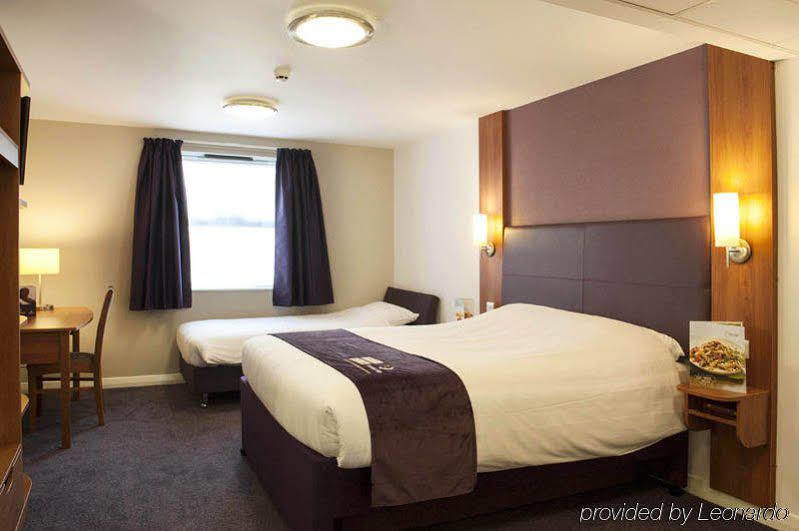 Premier Inn London Croydon Town Centre Экстерьер фото