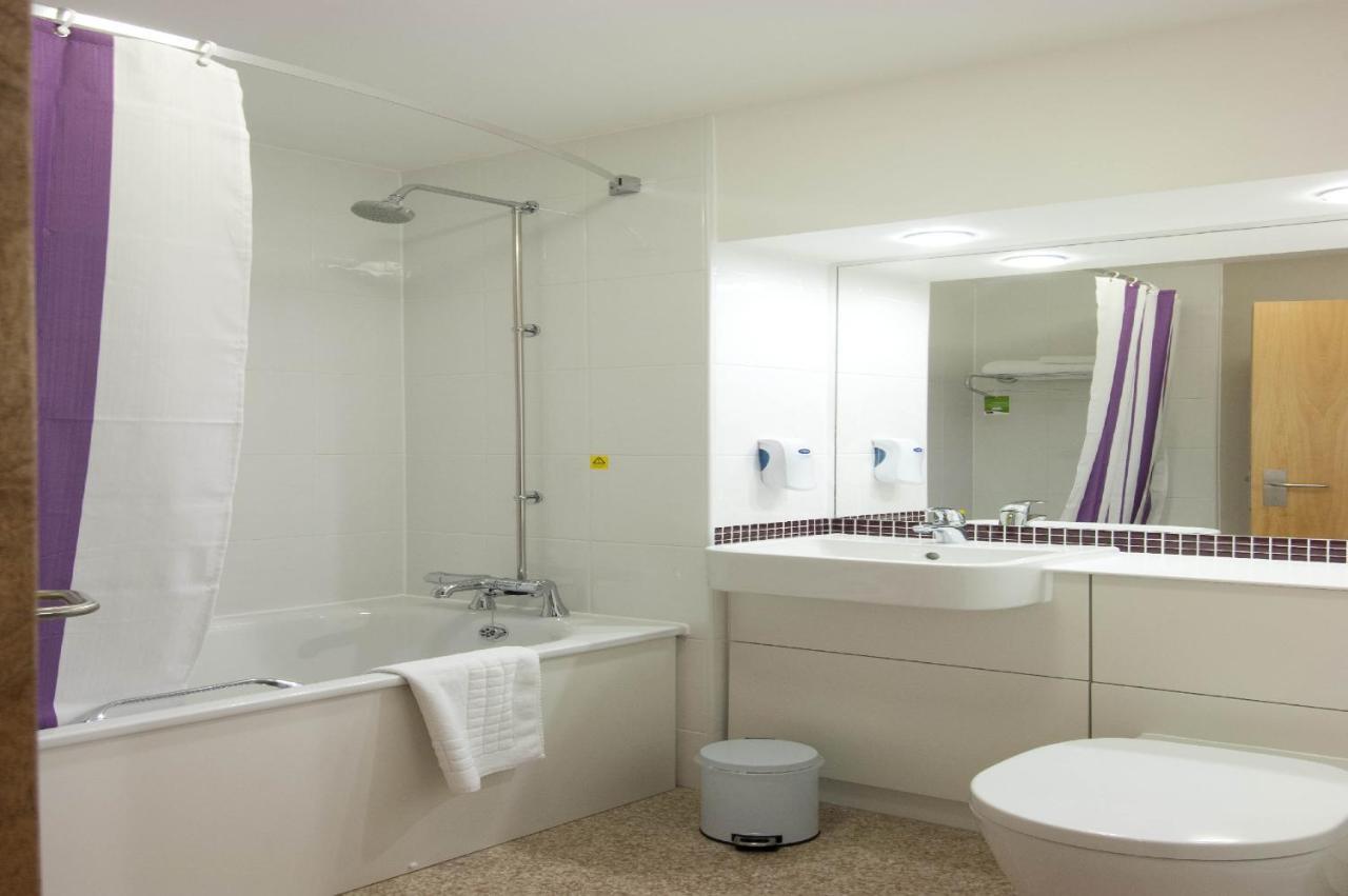 Premier Inn London Croydon Town Centre Номер фото